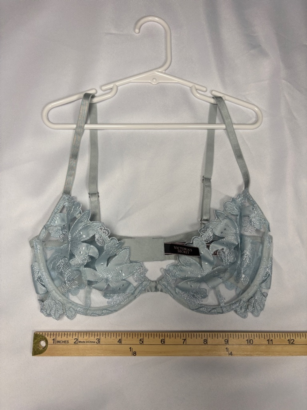 Victoria's Secret Pale Blue Floral Lace Underwire Bra